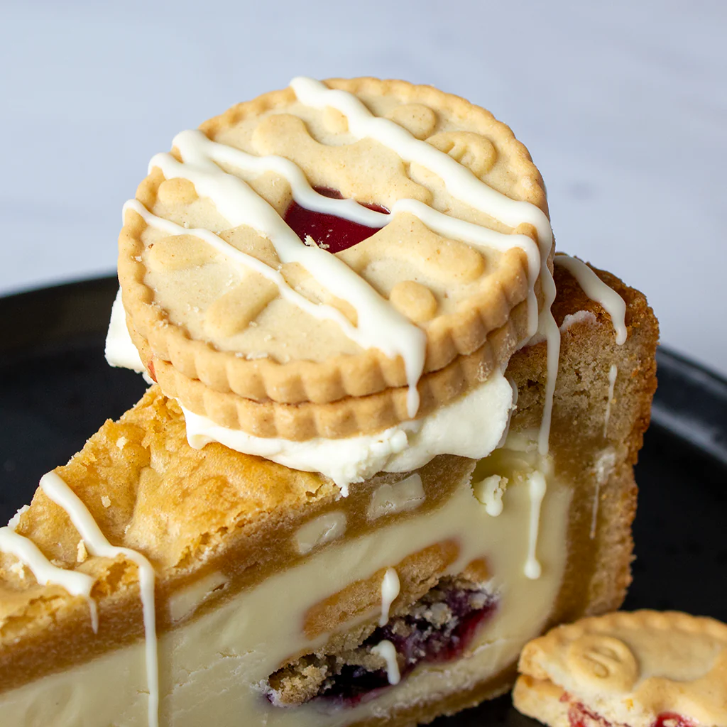 Jammie Dodger Cookie Pie Slice - Image 3