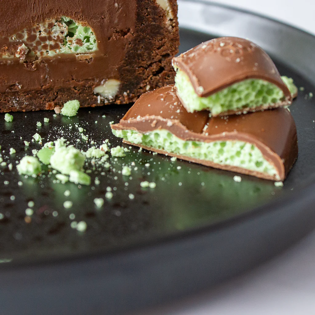 Mint Aero Cookie Pie Slice - Image 4